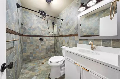 Bath - 1 Windsor Rd W, Jupiter, FL 33469 photo 1 of 3