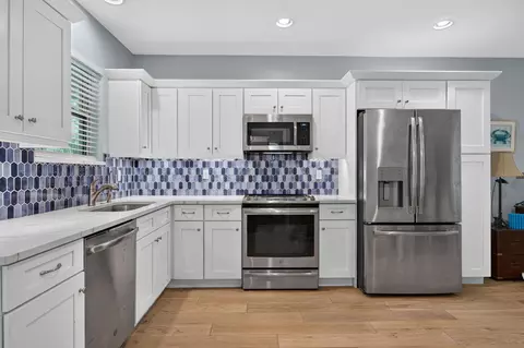 Kitchen - 12323 N 150th Ct N, Jupiter, FL 33478 photo 6 of 6