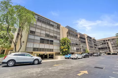 2802 N 46th Ave, Hollywood, FL 33021