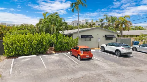 2117 NE 14th Ave #1-4, Wilton Manors, FL 33305