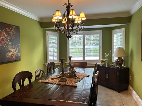 Dining - 1476 NE 40th Ave, Okeechobee, FL 34972 photo 1 of 2