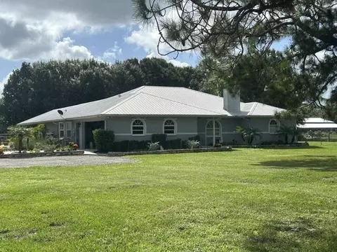Exterior - 1476 NE 40th Ave, Okeechobee, FL 34972 photo 2 of 22