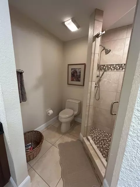 Bath - 1476 NE 40th Ave, Okeechobee, FL 34972 photo 4 of 10