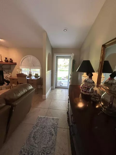 Entry Way - 1476 NE 40th Ave, Okeechobee, FL 34972 photo 1 of 4
