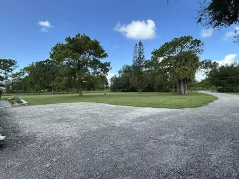 Exterior - 1476 NE 40th Ave, Okeechobee, FL 34972 photo 6 of 22