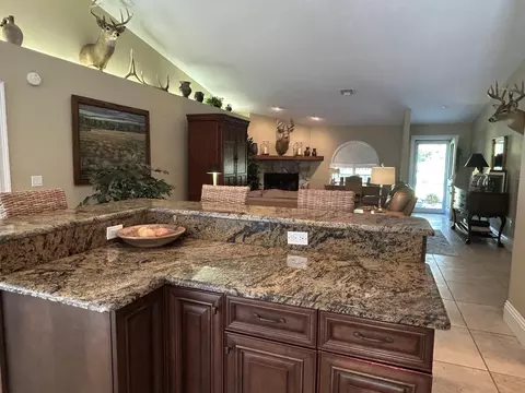 Kitchen - 1476 NE 40th Ave, Okeechobee, FL 34972 photo 3 of 7