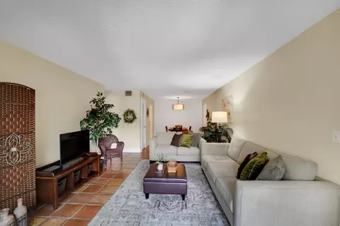 6473 Bay Club Dr #1, Fort Lauderdale, FL 33308