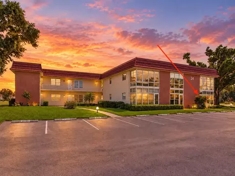 24 Pine Arbor Ln #103, Vero Beach, FL 32962
