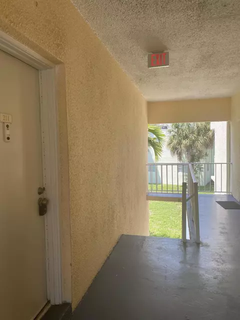 409 Executive Center Dr #211, West Palm Beach, FL 33401