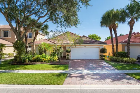 4977 Victoria Cir, West Palm Beach, FL 33409
