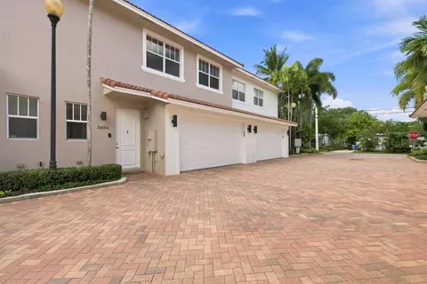 3434 NE 13th Ave, Oakland Park, FL 33334