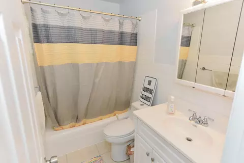 Bath - 18625 Loxahatchee River Rd, Jupiter, FL 33458 photo 2 of 2