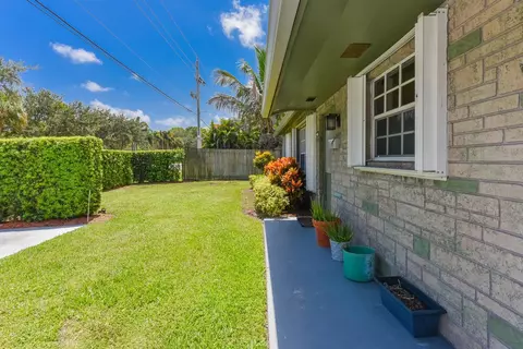 Exterior - 18625 Loxahatchee River Rd, Jupiter, FL 33458 photo 1 of 2