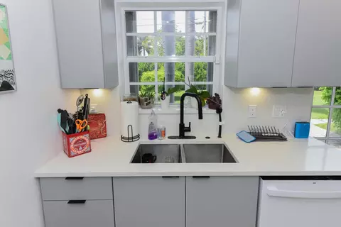 Kitchen - 18625 Loxahatchee River Rd, Jupiter, FL 33458 photo 5 of 5