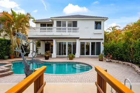 712 Sandy Point Ln, North Palm Beach, FL 33410