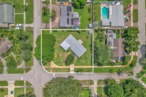 145 Greenbrier Dr, Palm Springs, FL 33461