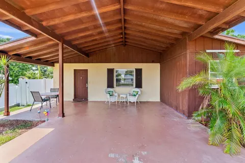 1102 Florence Rd, Lantana, FL 33462