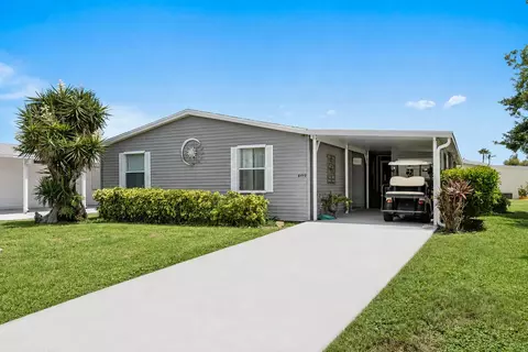 8498 Lavender Ct, Port Saint Lucie, FL 34952