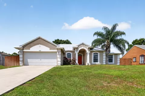 1561 SW Gadsan Ave, Port Saint Lucie, FL 34953