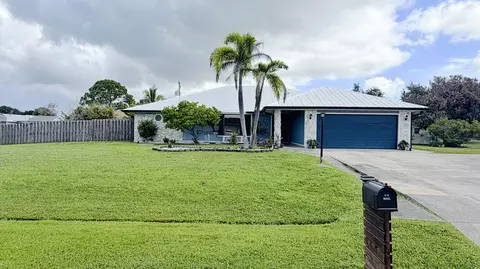 757 SE Lighthouse Ave, Port Saint Lucie, FL 34983