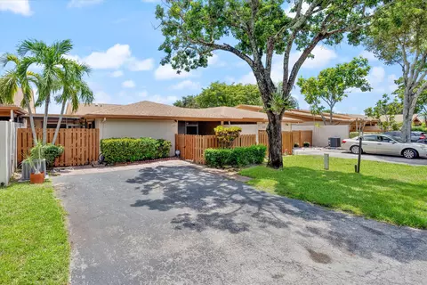 2035 SW 24th Cir, Boynton Beach, FL 33426
