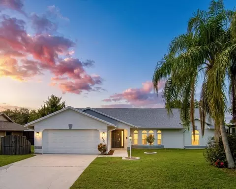 320 NE Surfside Ave, Port Saint Lucie, FL 34983
