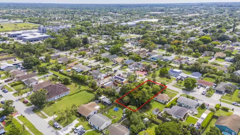 240 Perry Ave, Greenacres, FL 33463