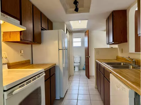 Kitchen - 3816 SE Middle St, Stuart, FL 34997 photo 2 of 2