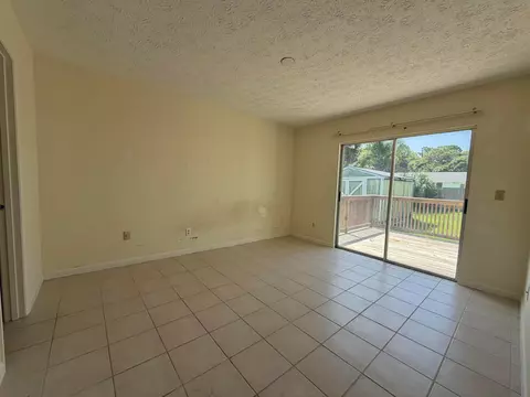 Living - 3816 SE Middle St, Stuart, FL 34997 photo 2 of 4