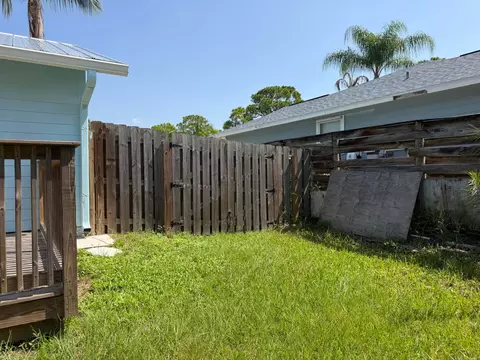 Exterior - 3816 SE Middle St, Stuart, FL 34997 photo 9 of 14