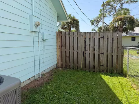 Exterior - 3816 SE Middle St, Stuart, FL 34997 photo 14 of 14