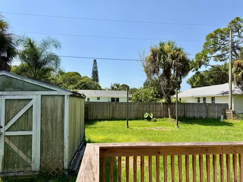 Exterior - 3816 SE Middle St, Stuart, FL 34997 photo 5 of 14