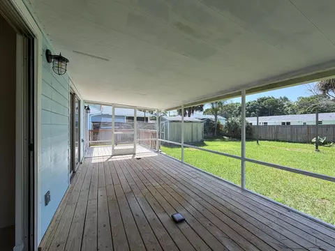 Exterior - 3816 SE Middle St, Stuart, FL 34997 photo 8 of 14