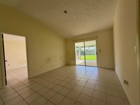 Living - 3816 SE Middle St, Stuart, FL 34997 photo 4 of 4