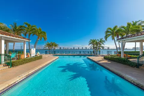 1145 Lake Shore Dr #206, Lake Park, FL 33403