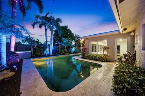 Exterior - 2010 NE 31st St, Lighthouse Point, FL 33064 photo 11 of 14