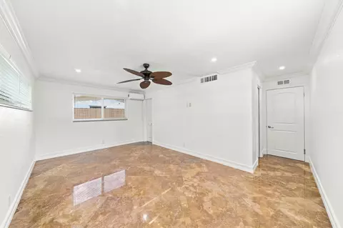 Living - 2010 NE 31st St, Lighthouse Point, FL 33064 photo 9 of 9