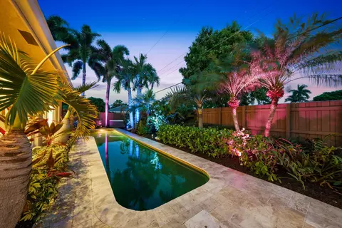 Exterior - 2010 NE 31st St, Lighthouse Point, FL 33064 photo 13 of 14