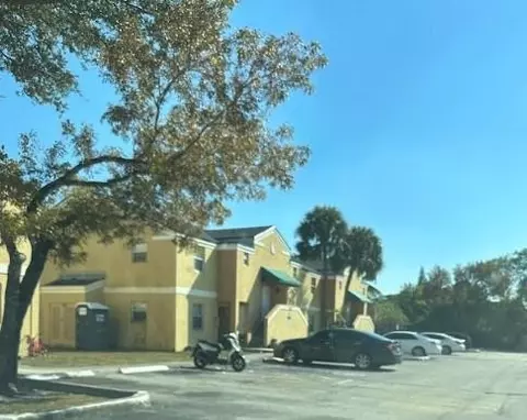 2431 NW 56th Ave #204, Lauderhill, FL 33313