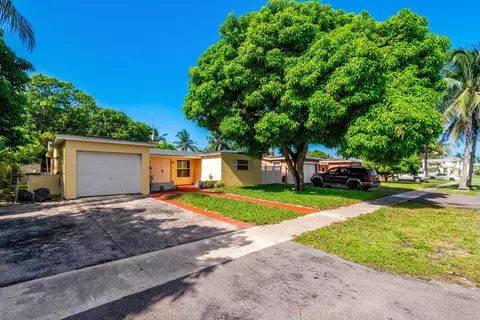 3611 NW 40th Ct, Lauderdale Lakes, FL 33309