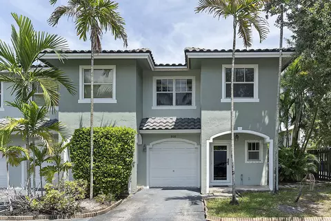 808 SW 4th Ave, Fort Lauderdale, FL 33315