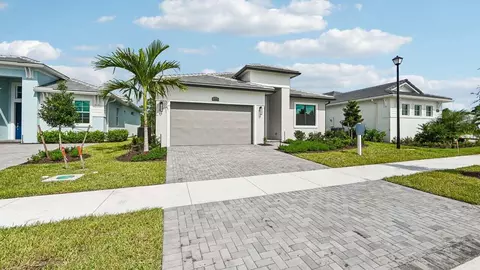 13566 SE Grovewood Dr, Port Saint Lucie, FL 34984