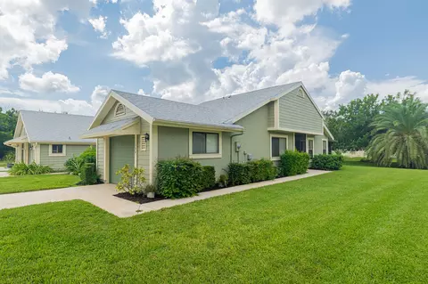 1566 SE Dewberry Ct, Port Saint Lucie, FL 34952