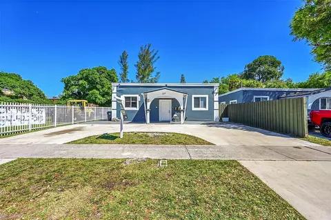 526 NW 15th Way, Fort Lauderdale, FL 33311