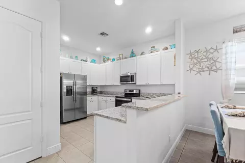 Kitchen - 6855 4th St, Jupiter, FL 33458 photo 2 of 4