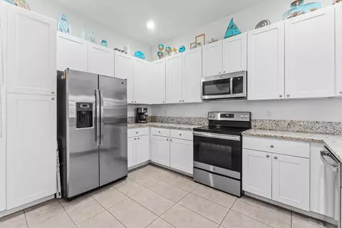 Kitchen - 6855 4th St, Jupiter, FL 33458 photo 3 of 4