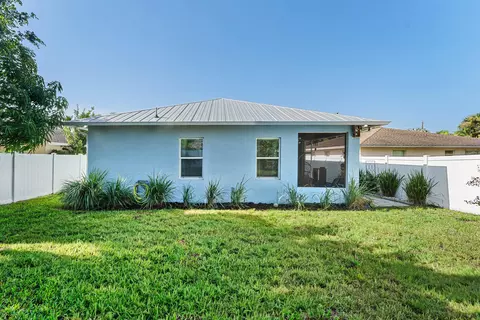Exterior - 6855 4th St, Jupiter, FL 33458 photo 4 of 7