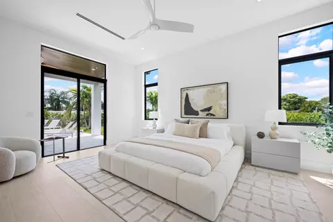 Bedroom - 325 W Riverside Dr, Jupiter, FL 33469 photo 1 of 9