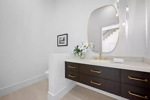 Bath - 325 W Riverside Dr, Jupiter, FL 33469 photo 1 of 10
