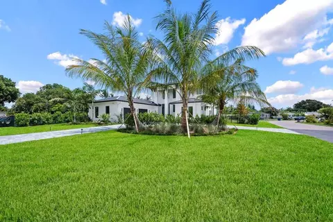 Exterior - 325 W Riverside Dr, Jupiter, FL 33469 photo 2 of 5